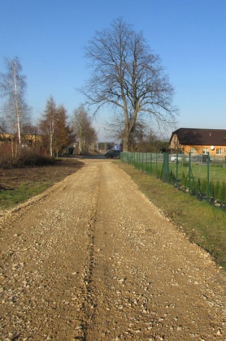 UTWARDZENIE DROGI "TRZECH JASKIŃ" W SROCKU